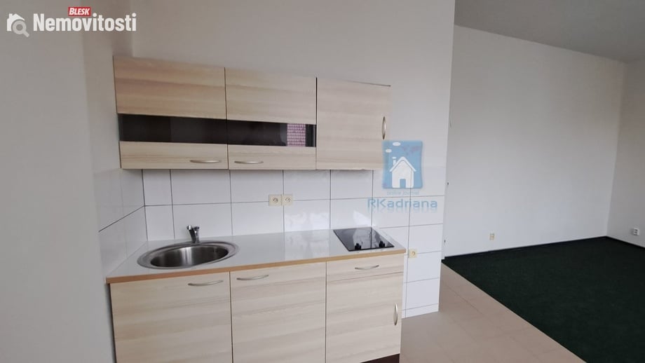 Pronájem bytu 1+kk 28 m², Plzeň 3