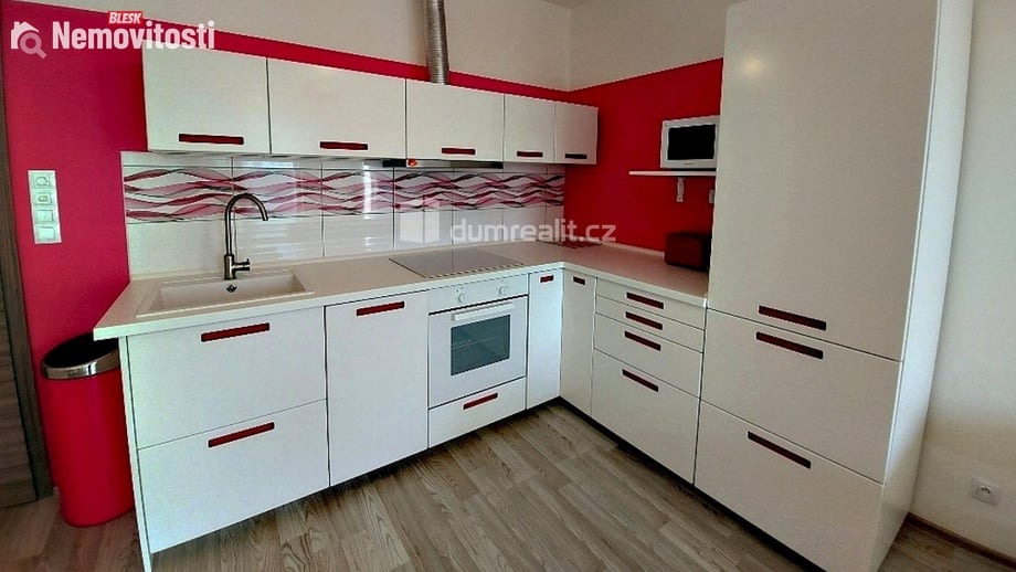 Prodej bytu 1+kk 37 m², Praha 18