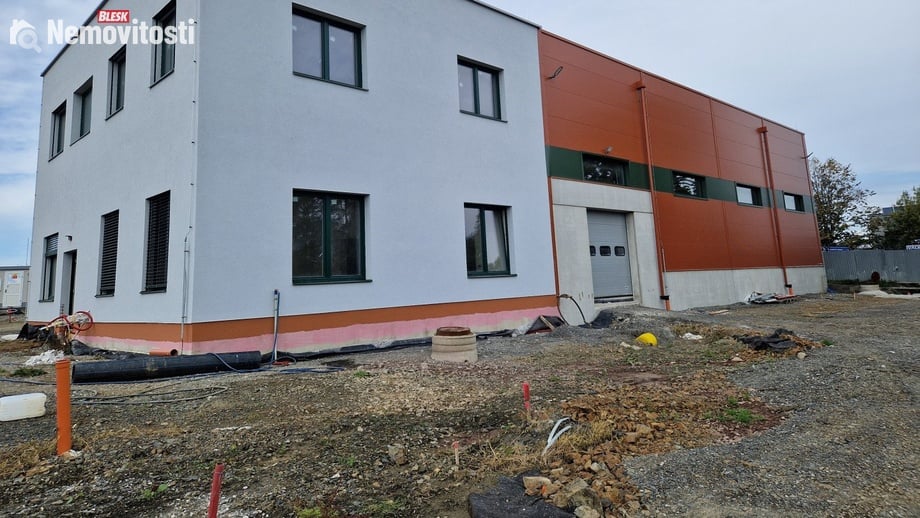 Pronájem skladu 645 m², Strančice