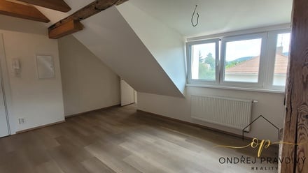 Pronájem bytu 2+kk 49 m², Řevnice