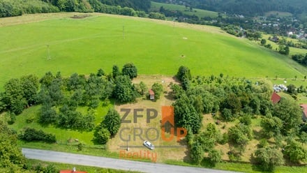 Prodej stavebního pozemku 2 142 m², Oznice