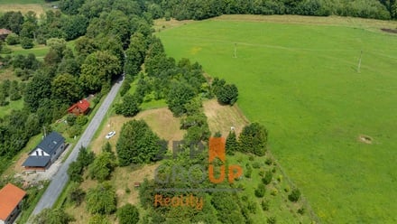 Prodej stavebního pozemku 2 142 m², Oznice