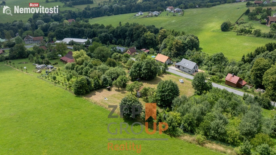 Prodej stavebního pozemku 2 142 m², Oznice