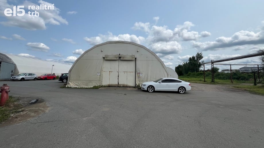 Pronájem skladu 355 m², Pardubice - Semtín