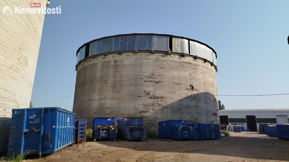 Pronájem skladu 981 m², Pardubice - Semtín