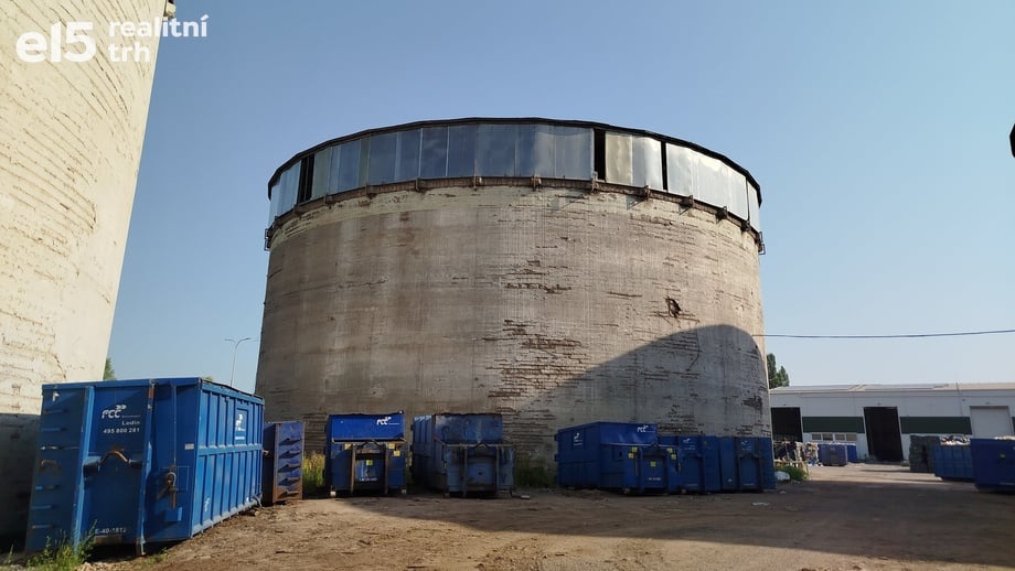 Pronájem skladu 981 m², Pardubice - Semtín