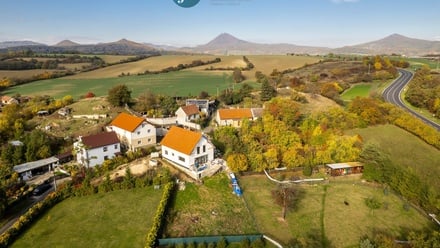 Prodej rodinného domu 180 m², Velemín - Bílinka