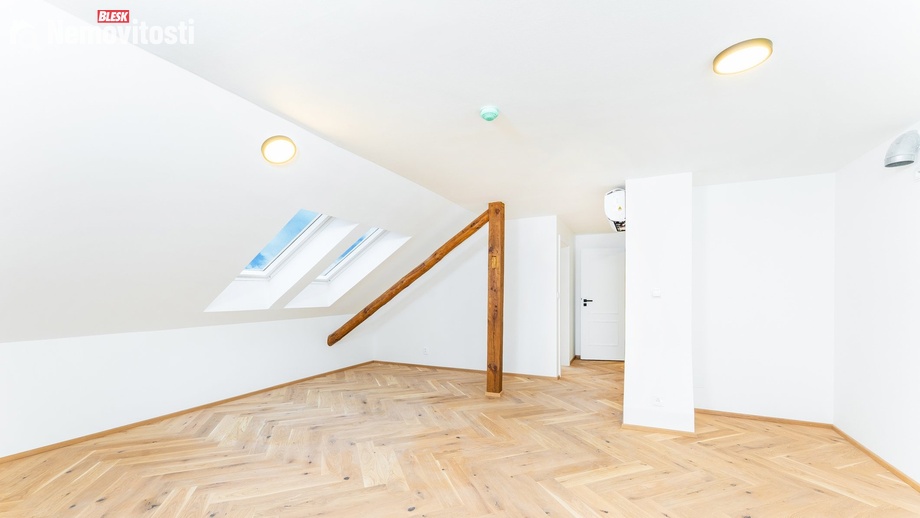 Prodej bytu 2+kk 54 m², Praha - Vršovice