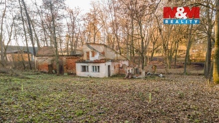 Prodej stavebního pozemku 2 272 m², Slaný
