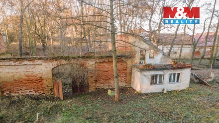 Prodej stavebního pozemku 2 272 m², Slaný