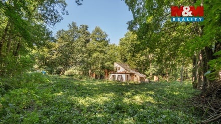 Prodej stavebního pozemku 2 272 m², Slaný