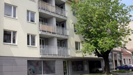 Prodej garážového stání 11 m², Královo Pole