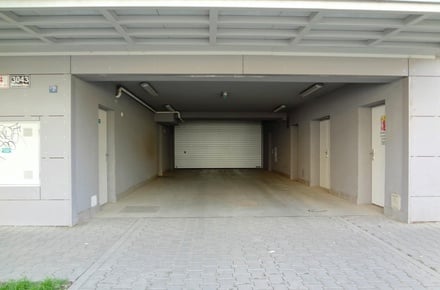 Prodej garážového stání 11 m², Královo Pole