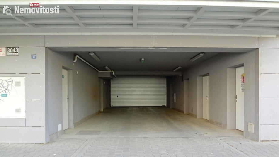 Prodej garážového stání 11 m², Královo Pole