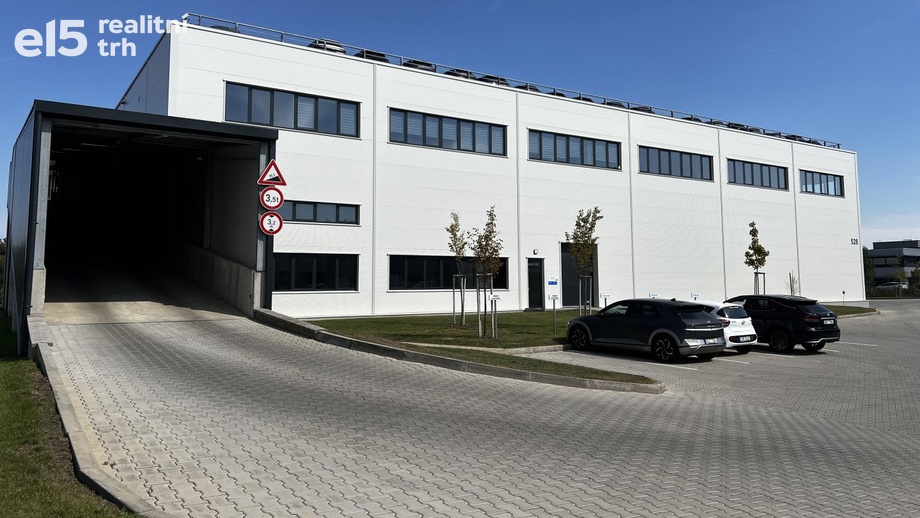 Pronájem obchodního prostoru 829 m², Nupaky