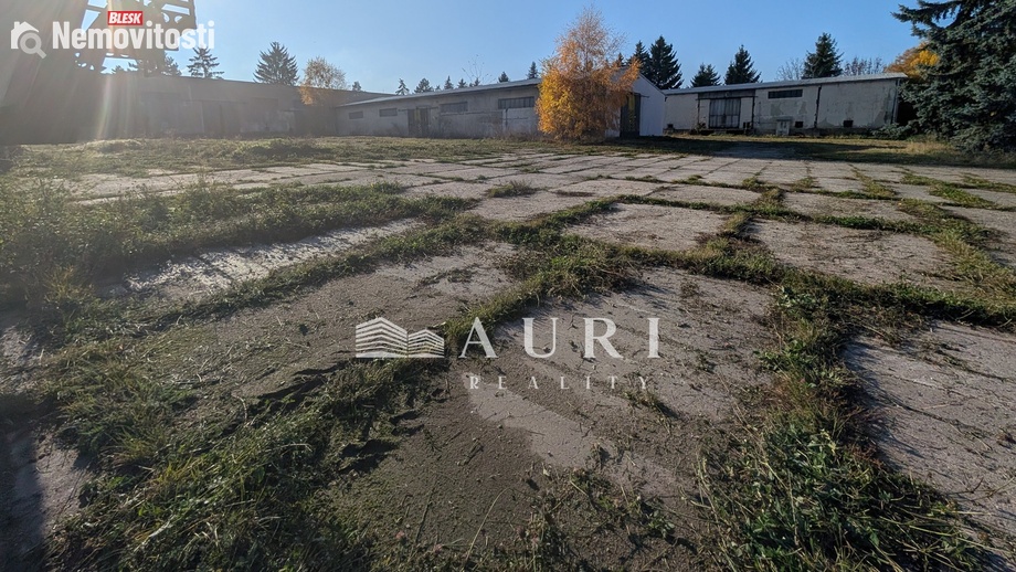 Pronájem skladu 3 000 m², Nové Strašecí