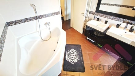 Prodej rodinného domu 184 m², Praha 9