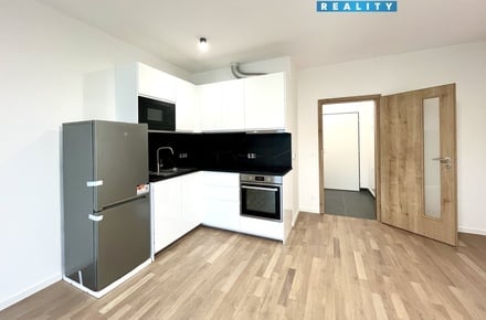 Pronájem bytu 1+kk 30 m², Uhlířské Janovice