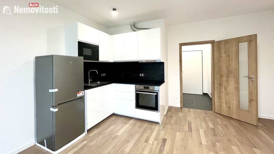 Pronájem bytu 1+kk 30 m², Uhlířské Janovice