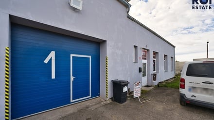 Prodej komerční nemovitosti 2 500 m², Lišov