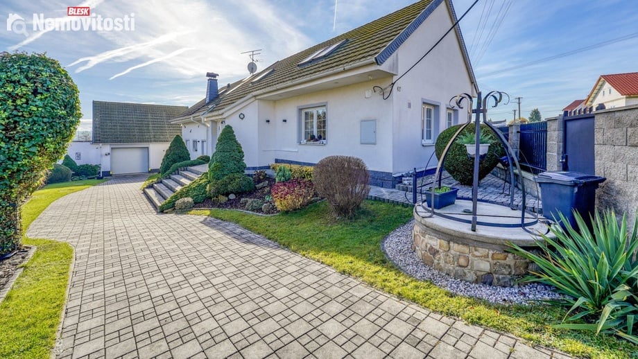 Prodej rodinného domu 225 m², Dolany