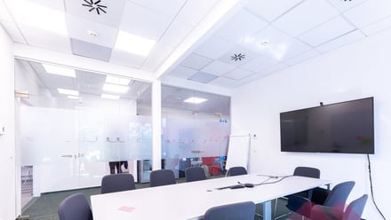 Pronájem kanceláře 289 m², Praha 8