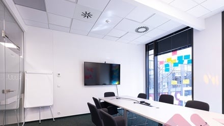 Pronájem kanceláře 289 m², Praha 8