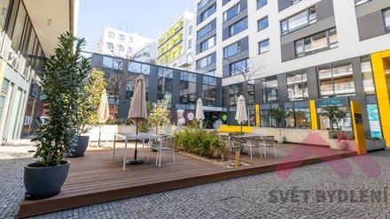 Pronájem kanceláře 289 m², Praha 8