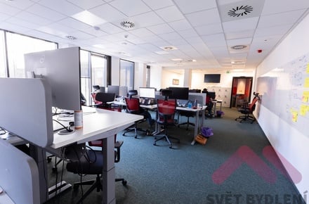Pronájem kanceláře 289 m², Praha 8