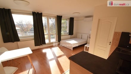 Pronájem bytu 1+kk 27 m², Praha 5