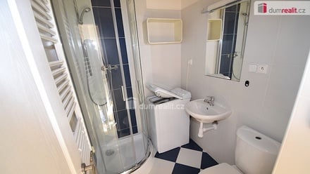 Pronájem bytu 1+kk 27 m², Praha 5