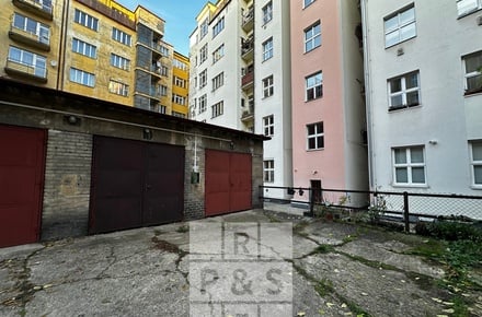 Pronájem garáže 19 m², Praha - Holešovice