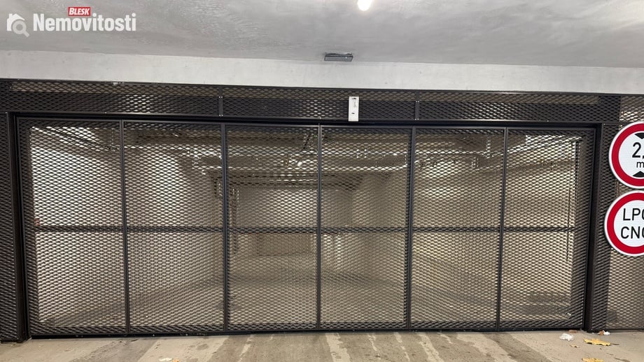 Pronájem garážového stání 13 m², Brno - Zábrdovice