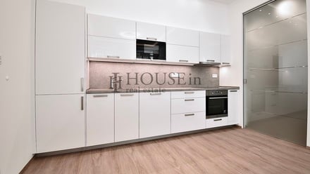 Pronájem bytu 3+kk 75 m², Praha - Vinohrady