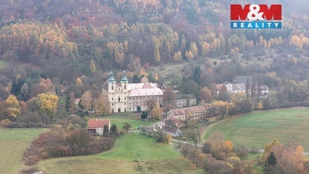 Prodej stavebního pozemku 2 041 m², Ročov