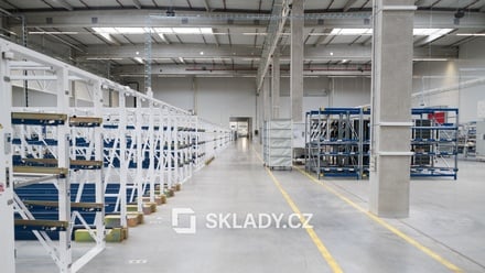 Pronájem skladu 11 000 m², Uničov