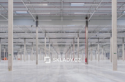 Pronájem skladu 11 000 m², Linhartice