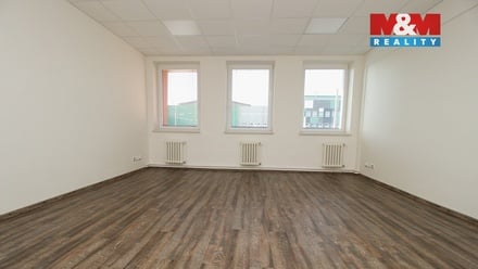 Pronájem kanceláře 30 m², Opava (nečleněná část města)
