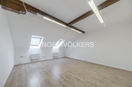 Pronájem kanceláře 99 m², Praha - Smíchov