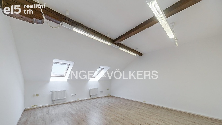 Pronájem kanceláře 99 m², Praha - Smíchov