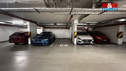 Prodej garážového stání 18 m², Praha 10