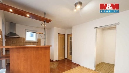 Pronájem bytu 1+1 50 m², Pchery