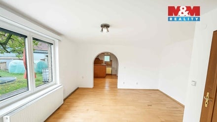 Pronájem bytu 1+1 50 m², Pchery