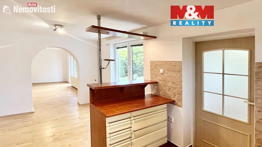 Pronájem bytu 1+1 50 m², Pchery