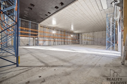 Pronájem skladu 647 m², Vysoké Mýto