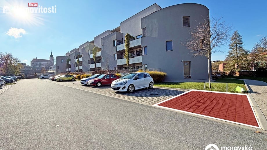 Pronájem garážového stání 15 m², Oslavany