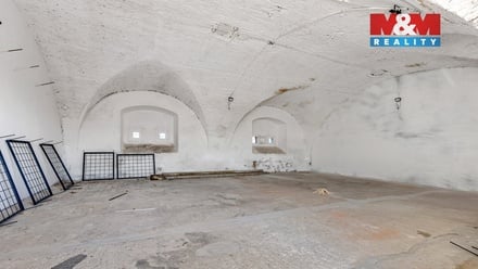 Pronájem skladu 150 m², Skuhrov