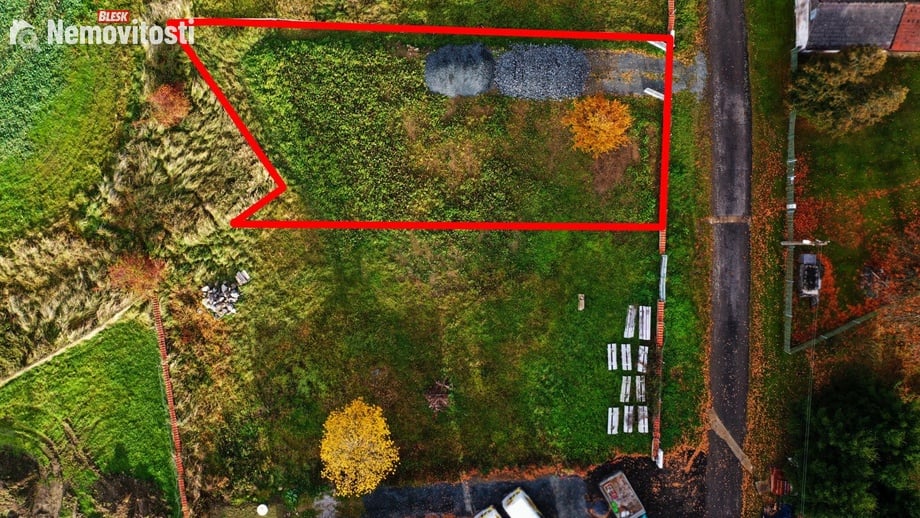 Prodej stavebního pozemku 737 m², Letiny