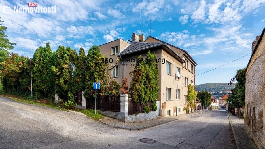 Prodej rodinného domu 270 m², Praha - Zbraslav