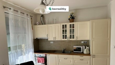 Prodej bytu 1+kk 42 m², Přezletice